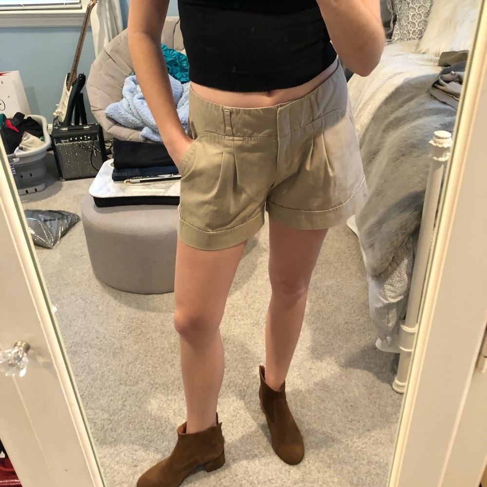 BCBG KHAKI SHORTS